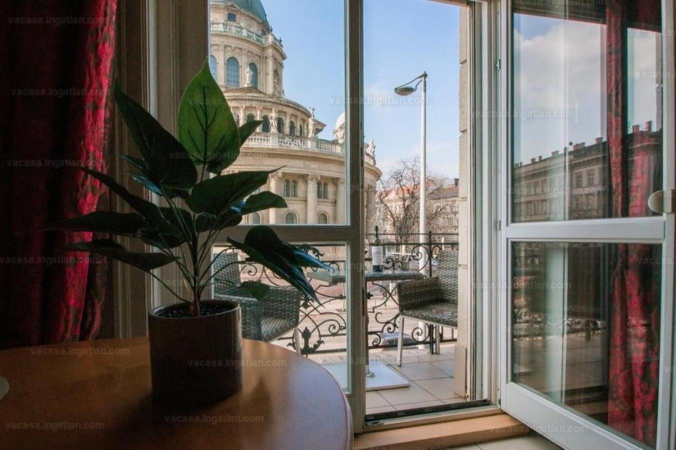 Breathless Panorama Basilika Suite With Balcony Need Reservation For Free Parking Budapest Extérieur photo